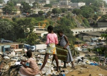 trash sorters, refuse in africa,; ghanatalksbusiness.com